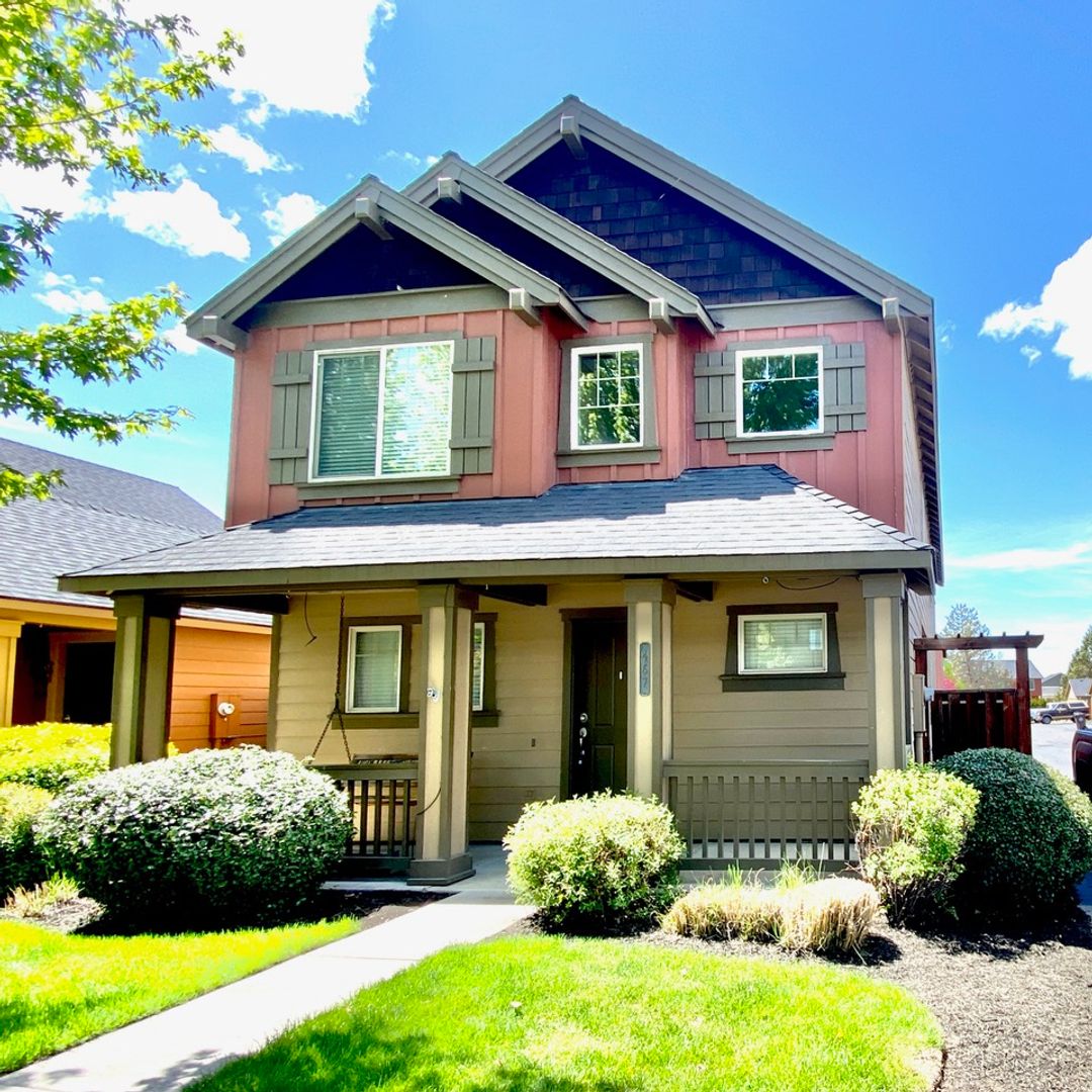 467 NW 27th St - Redmond - Oregon - 3 bed, 2.5 bath rental property