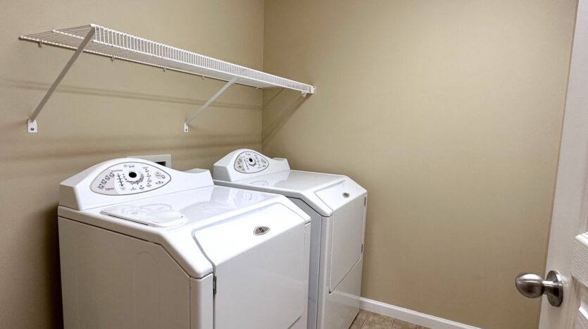 467 NW 27th St - Redmond - Oregon - 3 bed, 2.5 bath rental property