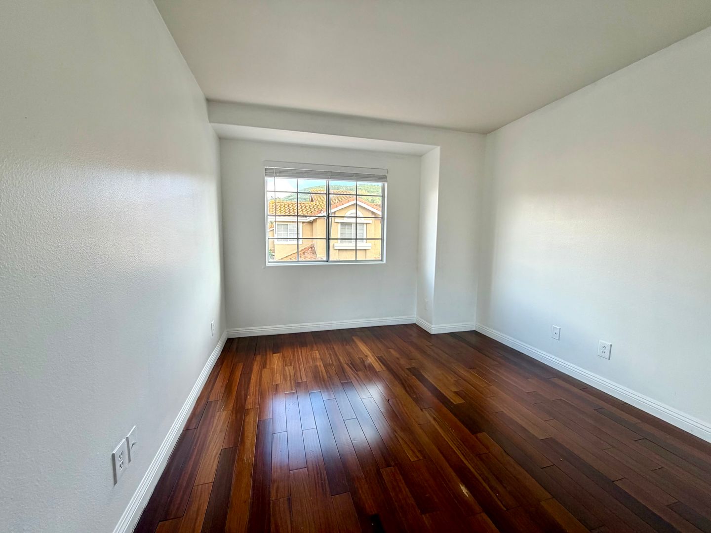 4905 Santo Dr - Oak Park - California - 3 bed, 2.5 bath rental property