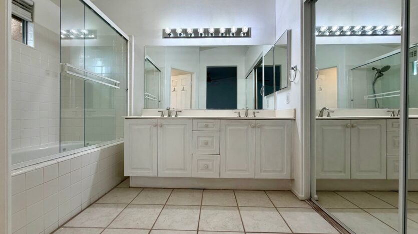 4905 Santo Dr - Oak Park - California - 3 bed, 2.5 bath rental property