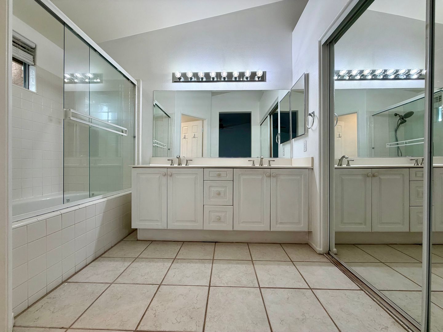 4905 Santo Dr - Oak Park - California - 3 bed, 2.5 bath rental property