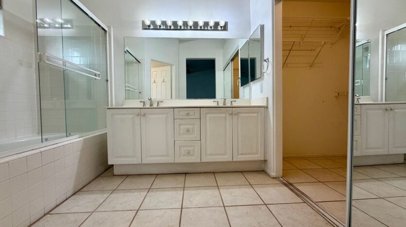 4905 Santo Dr - Oak Park - California - 3 bed, 2.5 bath rental property