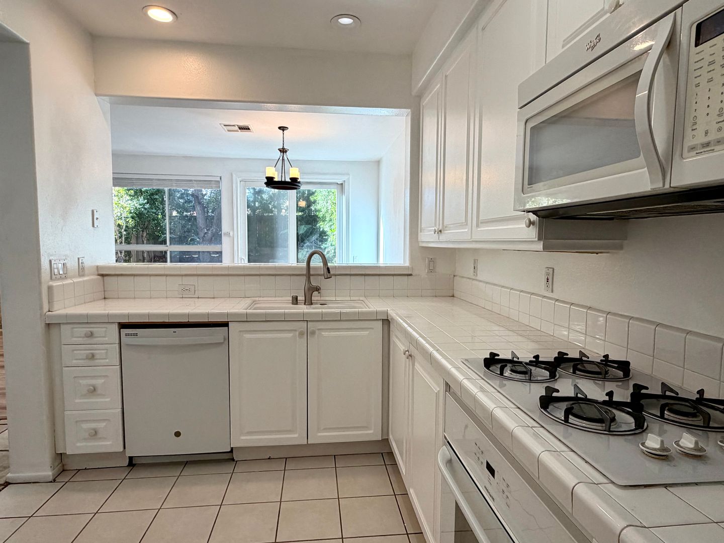 4905 Santo Dr - Oak Park - California - 3 bed, 2.5 bath rental property