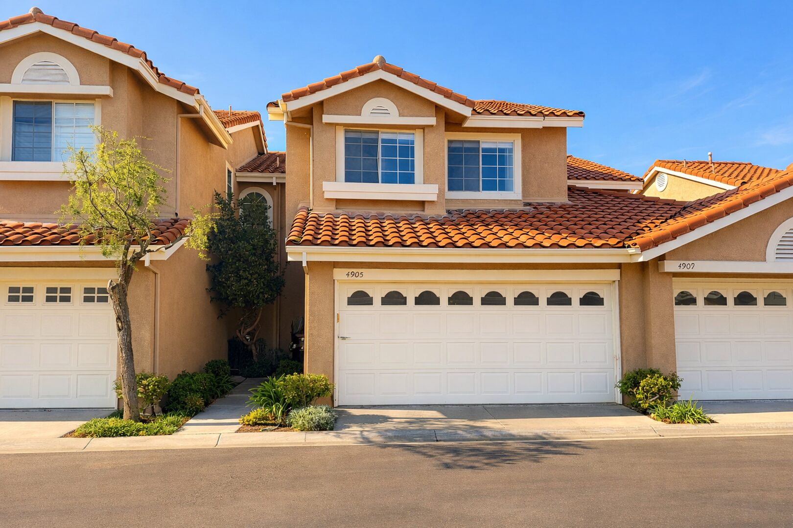 4905 Santo Dr - Oak Park - California - 3 bed, 2.5 bath rental property