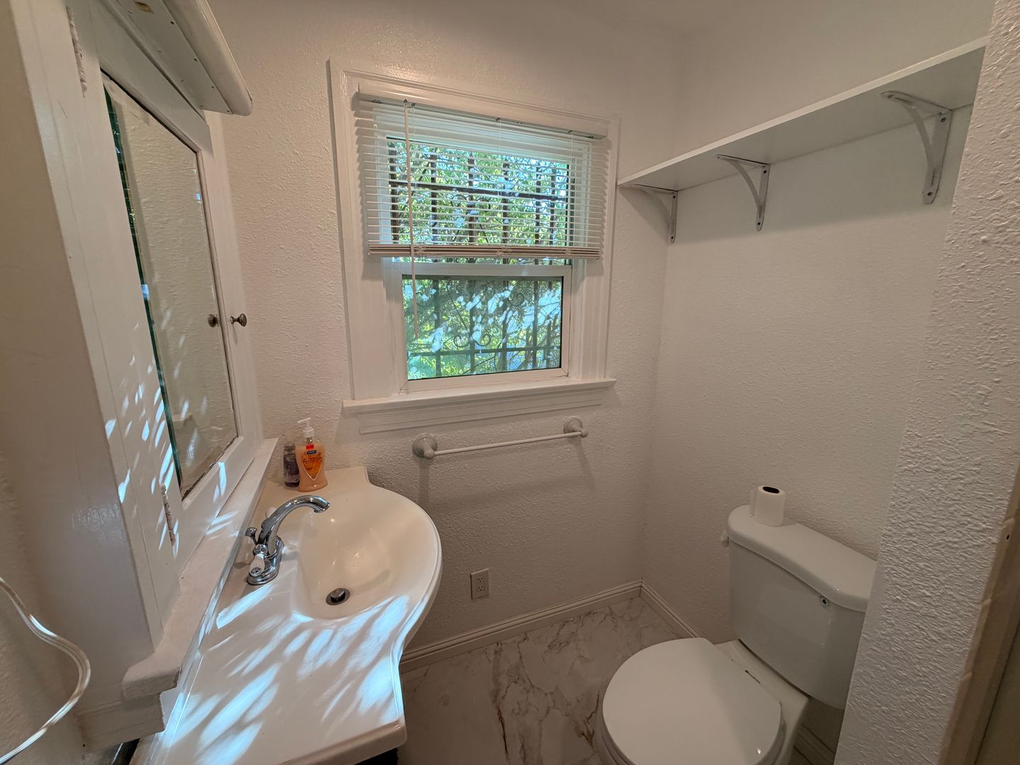 4914 10th Avenue - Los Angeles - California - 2 bed, 1 bath rental property