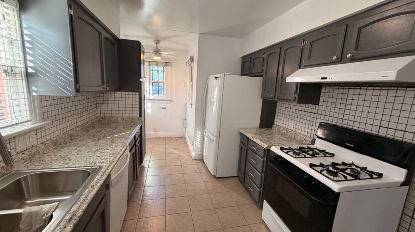 4914 10th Avenue - Los Angeles - California - 2 bed, 1 bath rental property