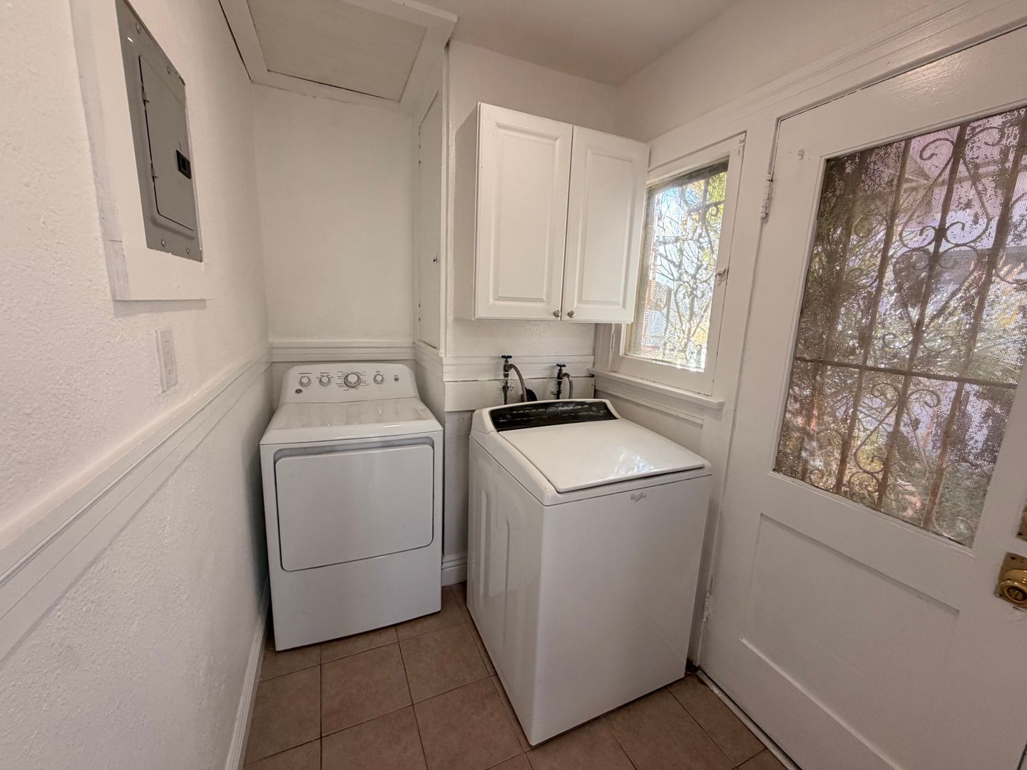 4914 10th Avenue - Los Angeles - California - 2 bed, 1 bath rental property