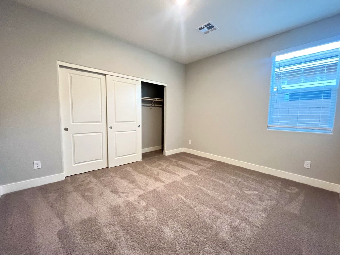 497 Chestnut Falcon ave - Henderson - Nevada - 4 bed, 3 bath rental property