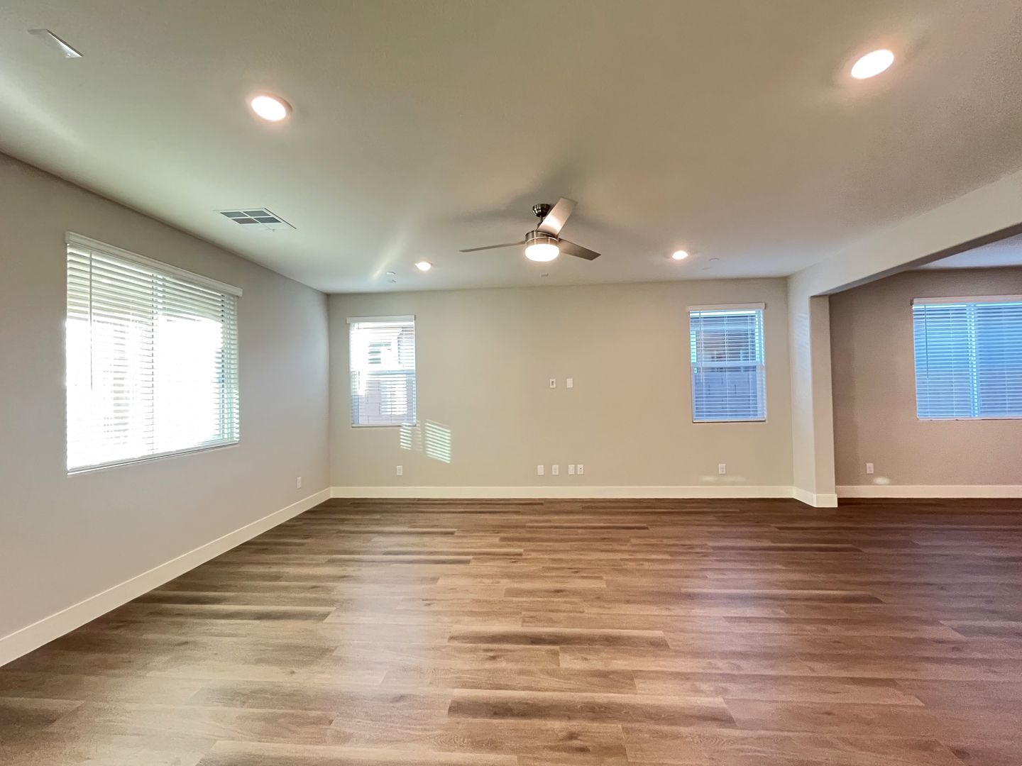 497 Chestnut Falcon ave - Henderson - Nevada - 4 bed, 3 bath rental property