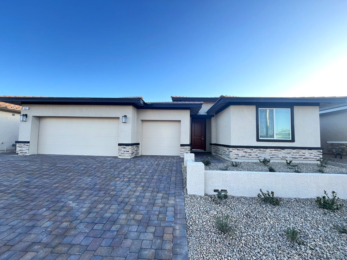 497 Chestnut Falcon ave - Henderson - Nevada - 4 bed, 3 bath rental property