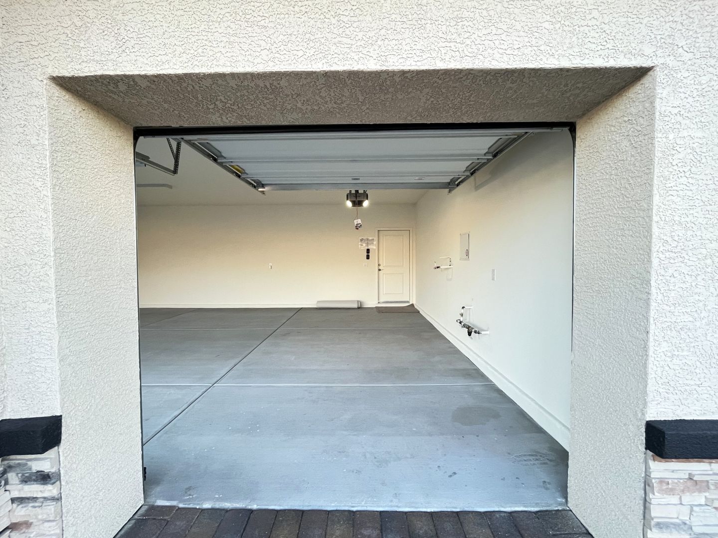 497 Chestnut Falcon ave - Henderson - Nevada - 4 bed, 3 bath rental property