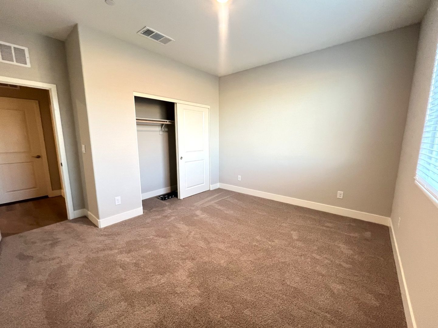 497 Chestnut Falcon ave - Henderson - Nevada - 4 bed, 3 bath rental property