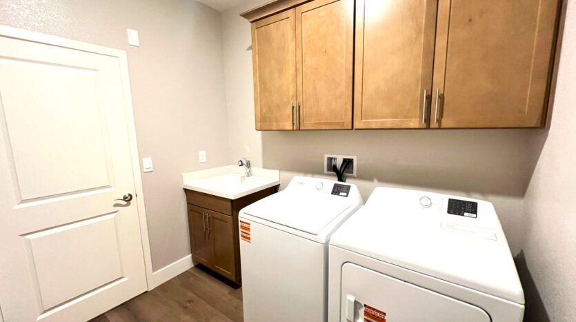 497 Chestnut Falcon ave - Henderson - Nevada - 4 bed, 3 bath rental property