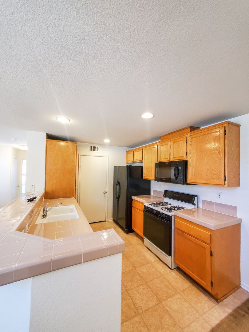 5025 Gavilan Way #48 - Oceanside - California - 2 bed, 2 bath rental property