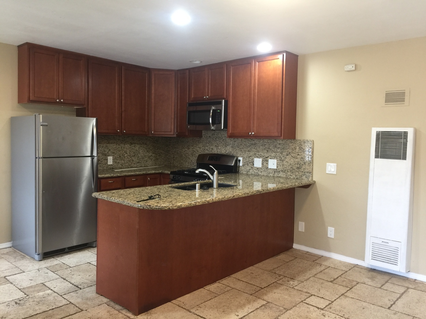 5065 W. Point Loma Blvd -G - San Diego - California - 1 bed, 1 bath rental property