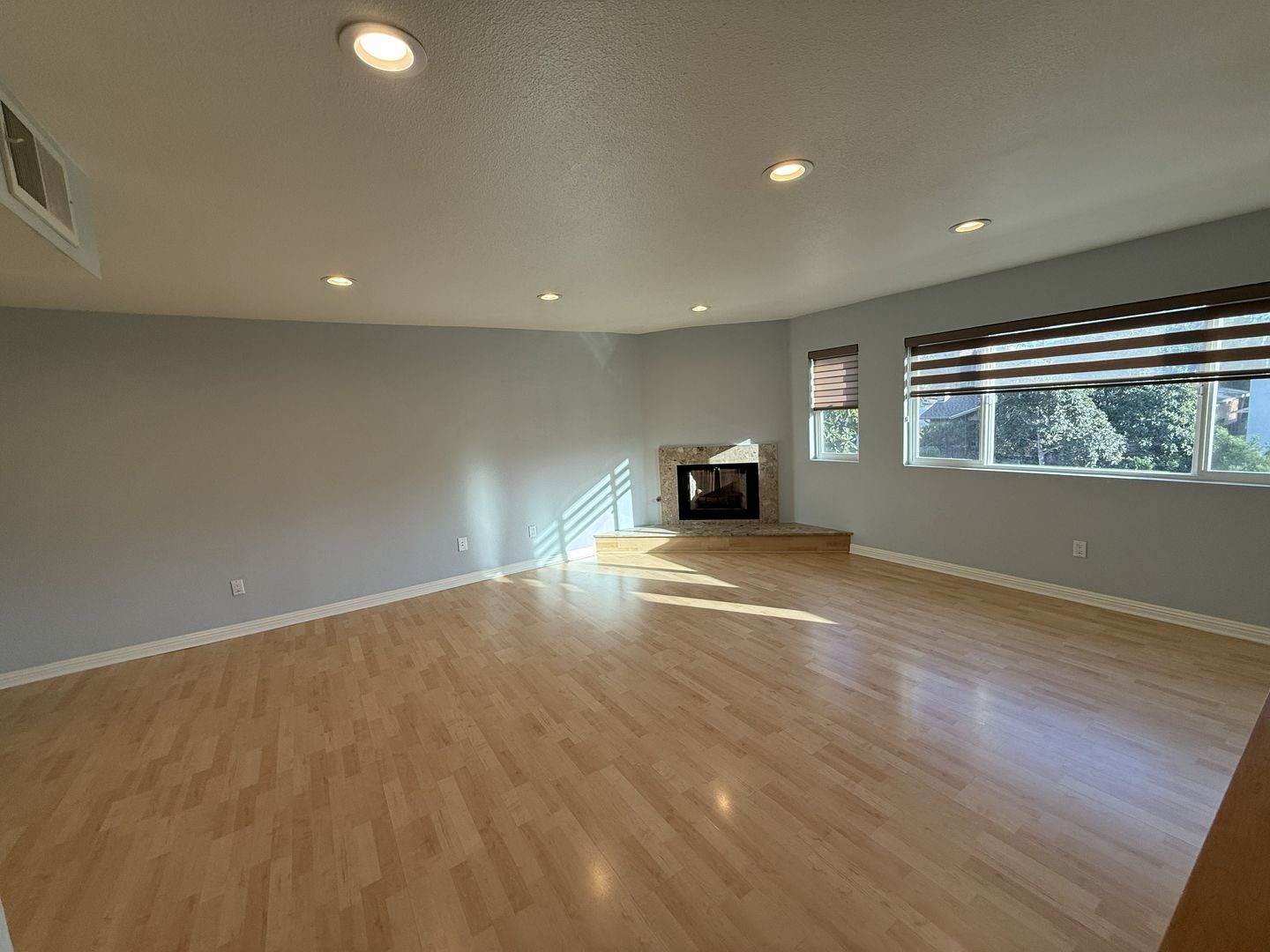 541 Burchett St - Glendale - California - 2 bed, 2.5 bath rental property