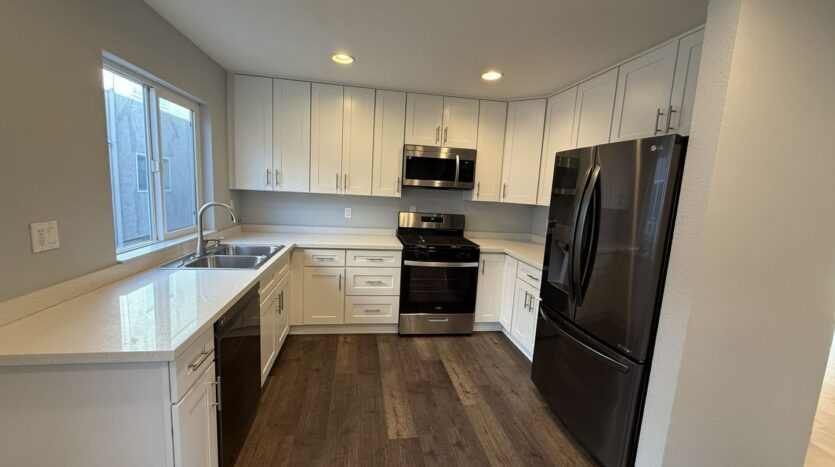 541 Burchett St - Glendale - California - 2 bed, 2.5 bath rental property