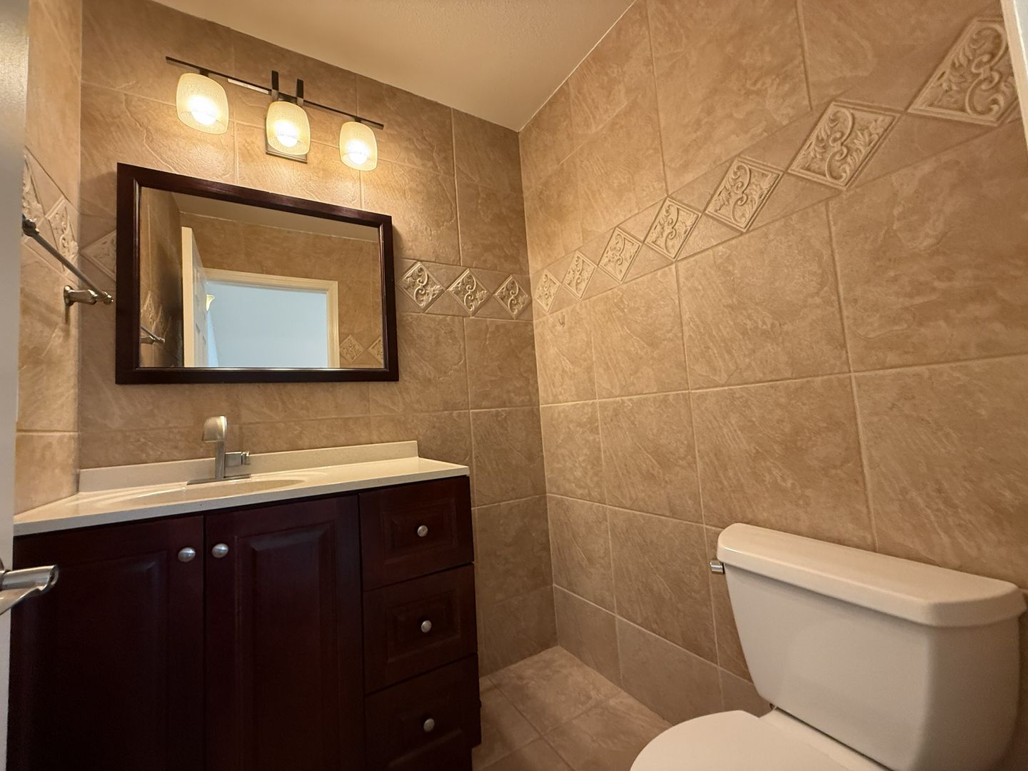 541 Burchett St - Glendale - California - 2 bed, 2.5 bath rental property