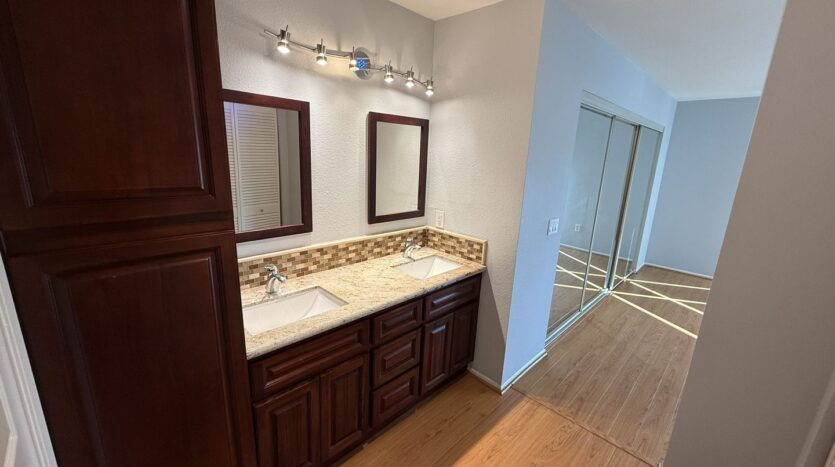 541 Burchett St - Glendale - California - 2 bed, 2.5 bath rental property