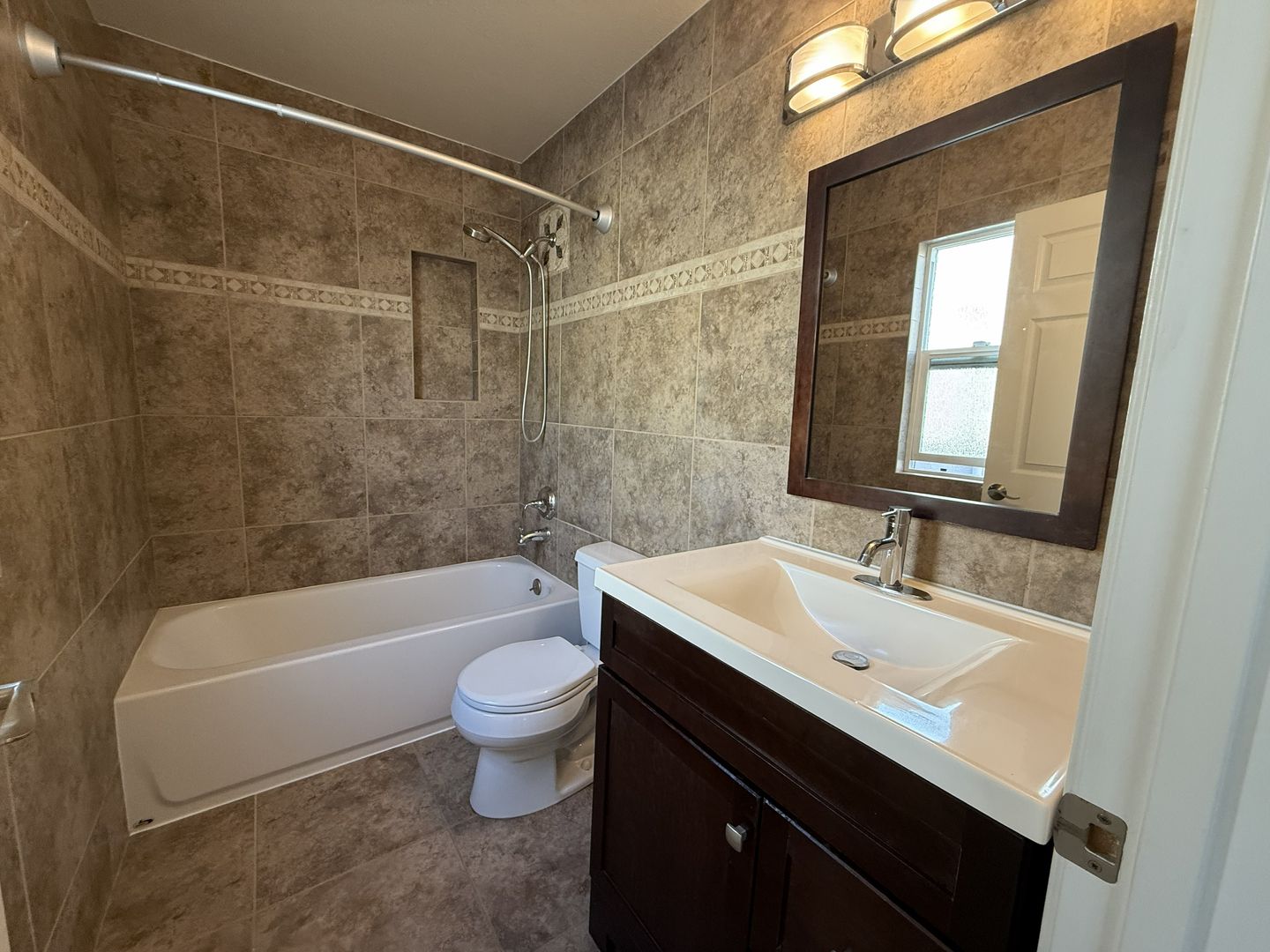 541 Burchett St - Glendale - California - 2 bed, 2.5 bath rental property