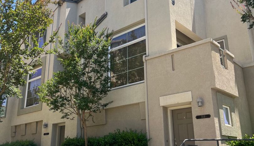 566 Almond Road - San Marcos - California - 2 bed, 3 bath rental property