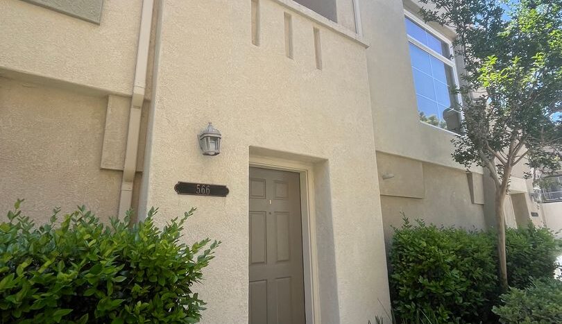 566 Almond Road - San Marcos - California - 2 bed, 3 bath rental property