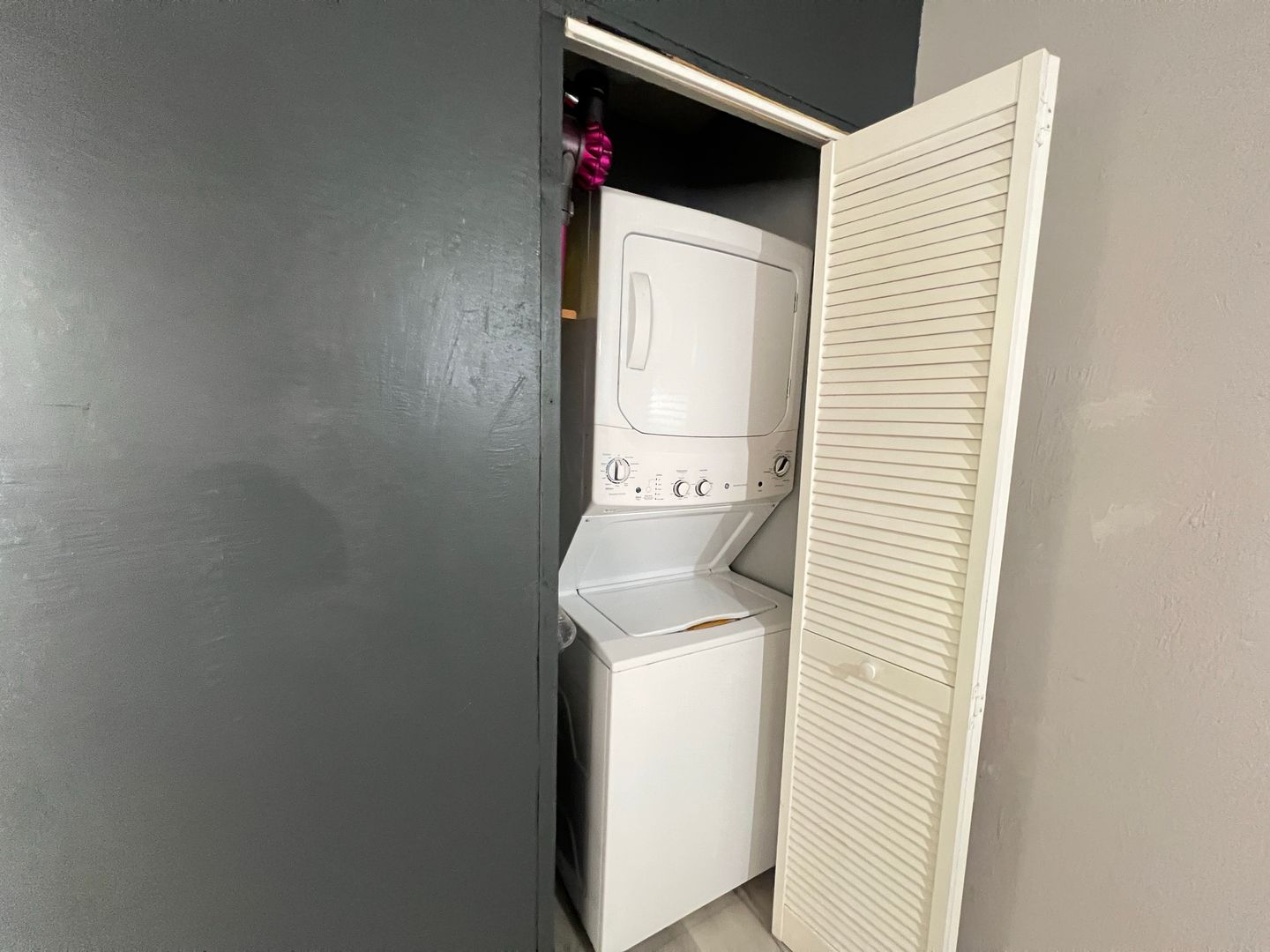 6020 Carmen Blvd - Las Vegas - Nevada - 1 bed, 1 bath rental property