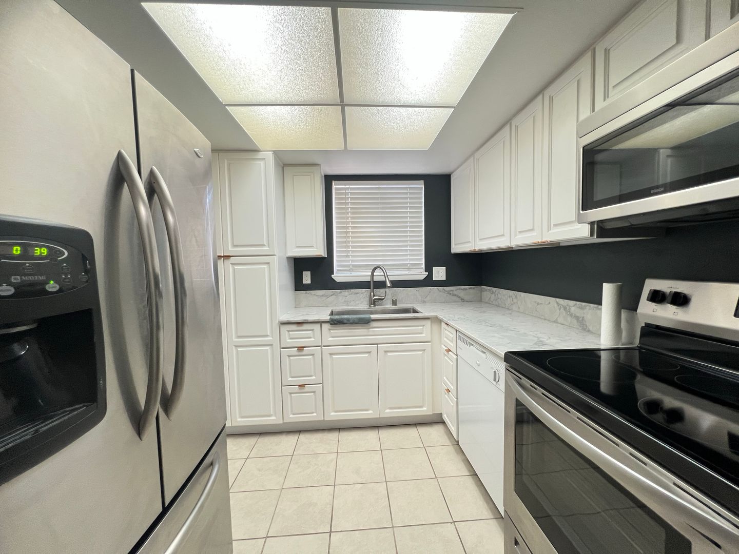 6020 Carmen Blvd - Las Vegas - Nevada - 1 bed, 1 bath rental property