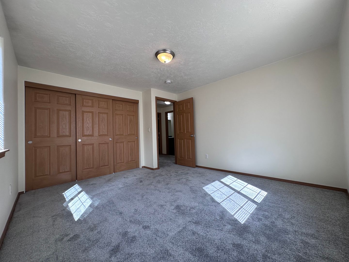 609 Lincoln Street - Fairview - Oregon - 3 bed, 2.5 bath rental property