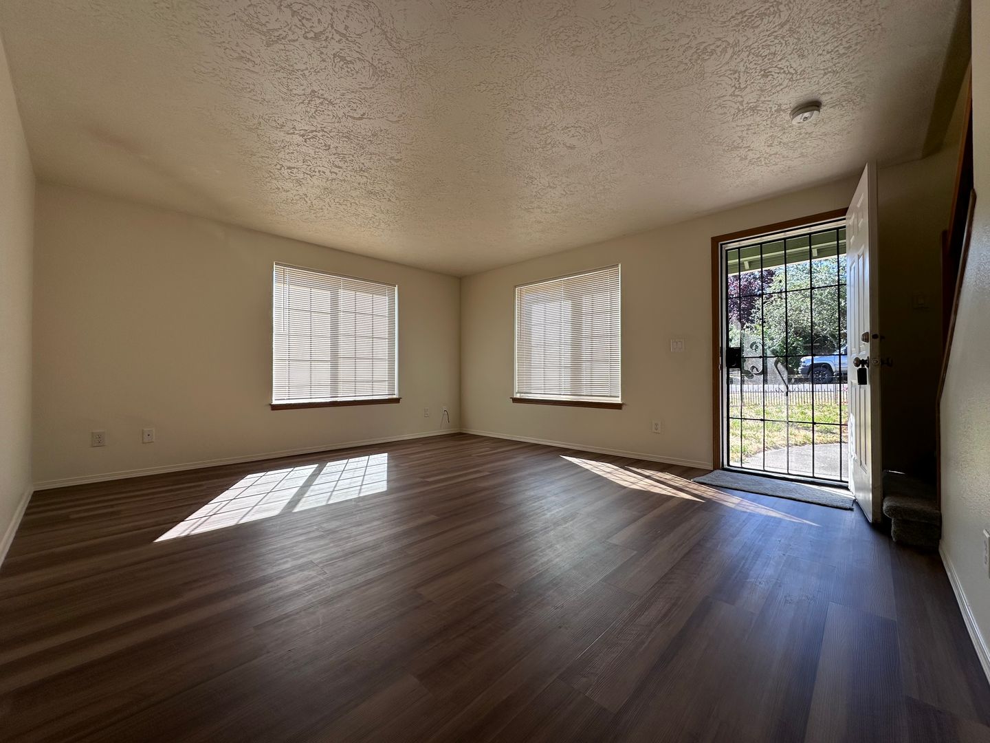 609 Lincoln Street - Fairview - Oregon - 3 bed, 2.5 bath rental property