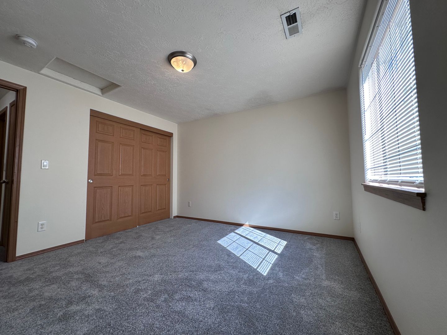 609 Lincoln Street - Fairview - Oregon - 3 bed, 2.5 bath rental property