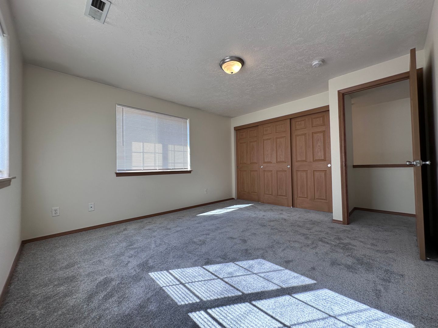 609 Lincoln Street - Fairview - Oregon - 3 bed, 2.5 bath rental property