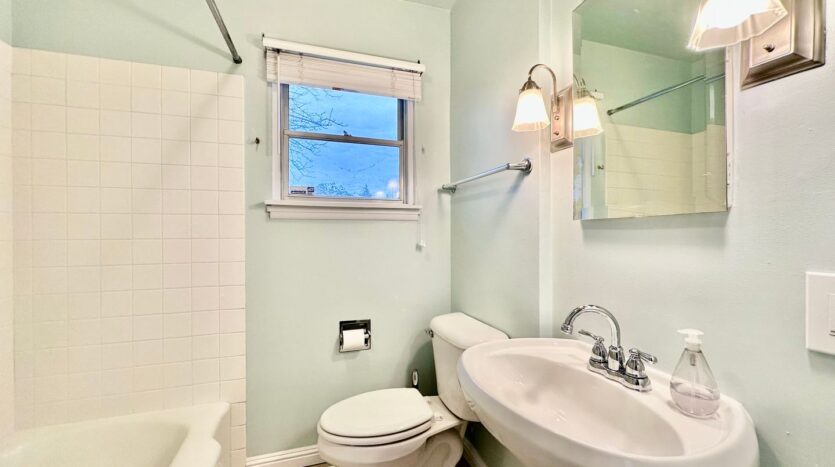 626 SE 49th Ave. - Portland - Oregon - 2 bed, 1 bath rental property