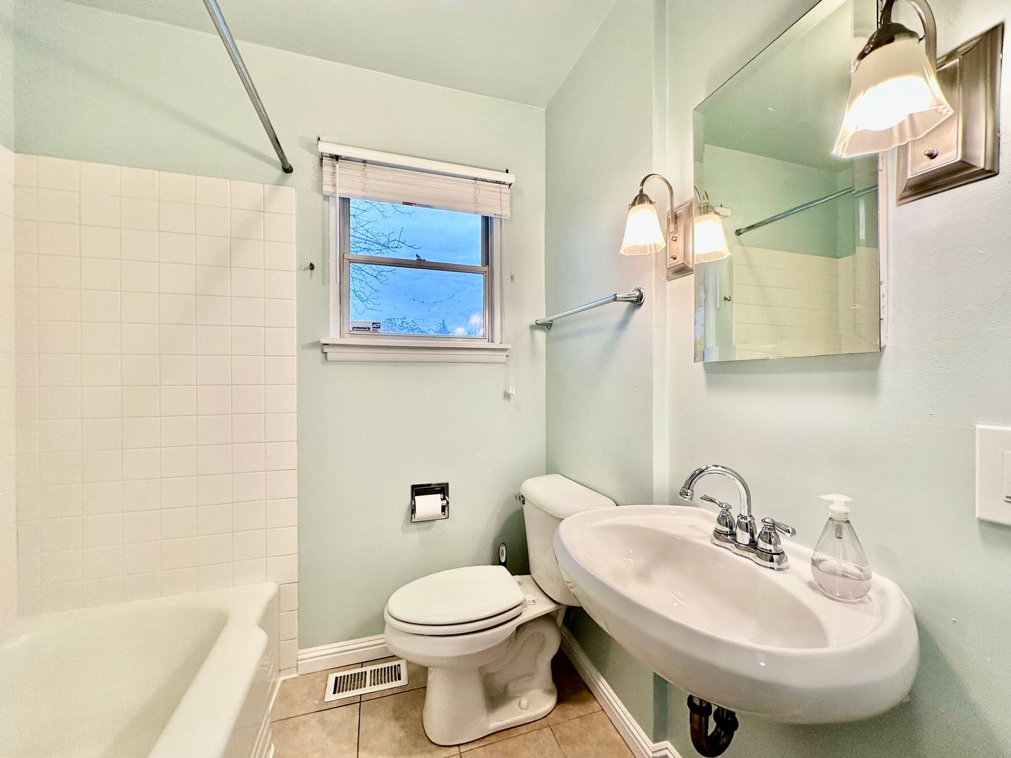 626 SE 49th Ave. - Portland - Oregon - 2 bed, 1 bath rental property