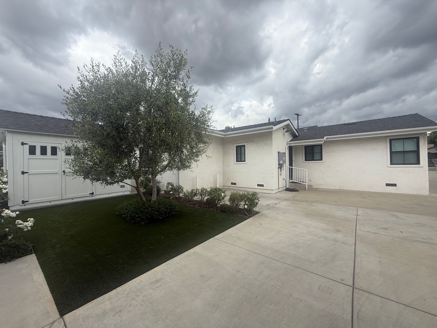 654 W. 3rd St - Azusa - California - 5 bed, 2 bath rental property