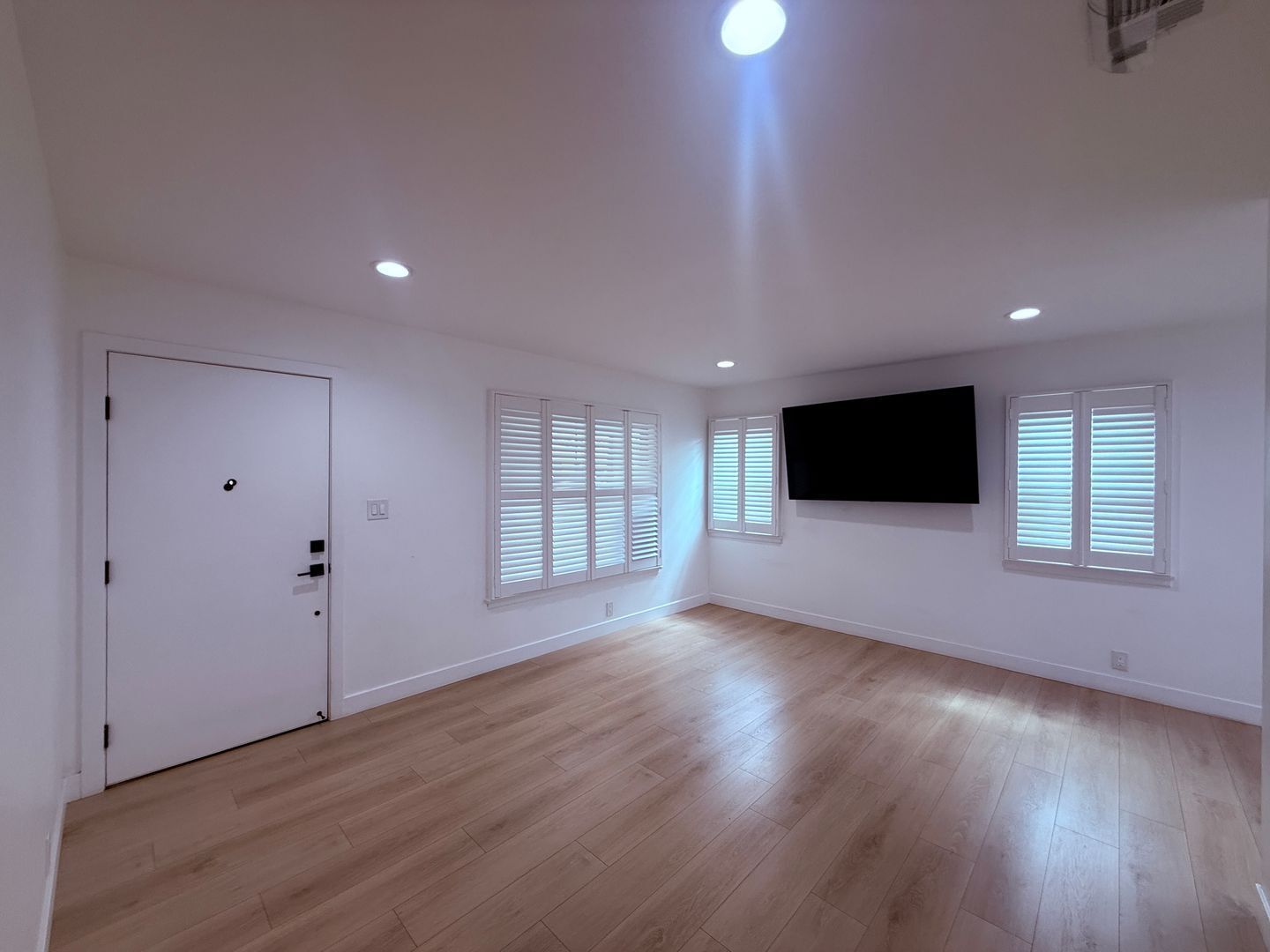 654 W. 3rd St - Azusa - California - 5 bed, 2 bath rental property