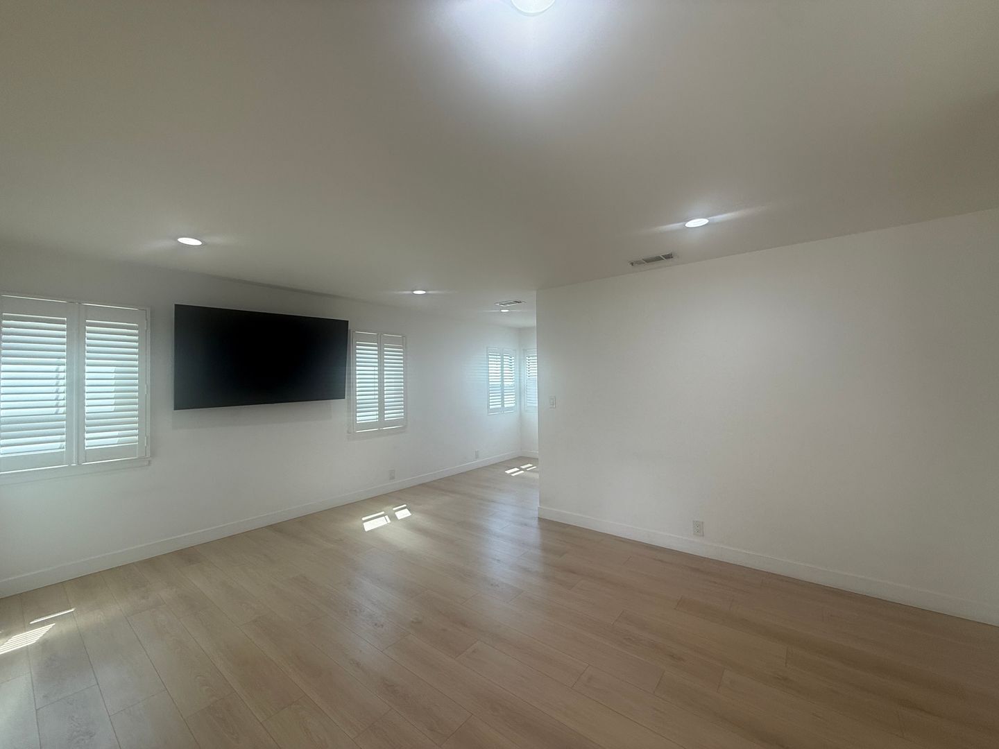 654 W. 3rd St - Azusa - California - 5 bed, 2 bath rental property