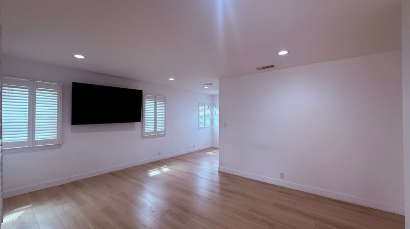 654 W. 3rd St - Azusa - California - 5 bed, 2 bath rental property