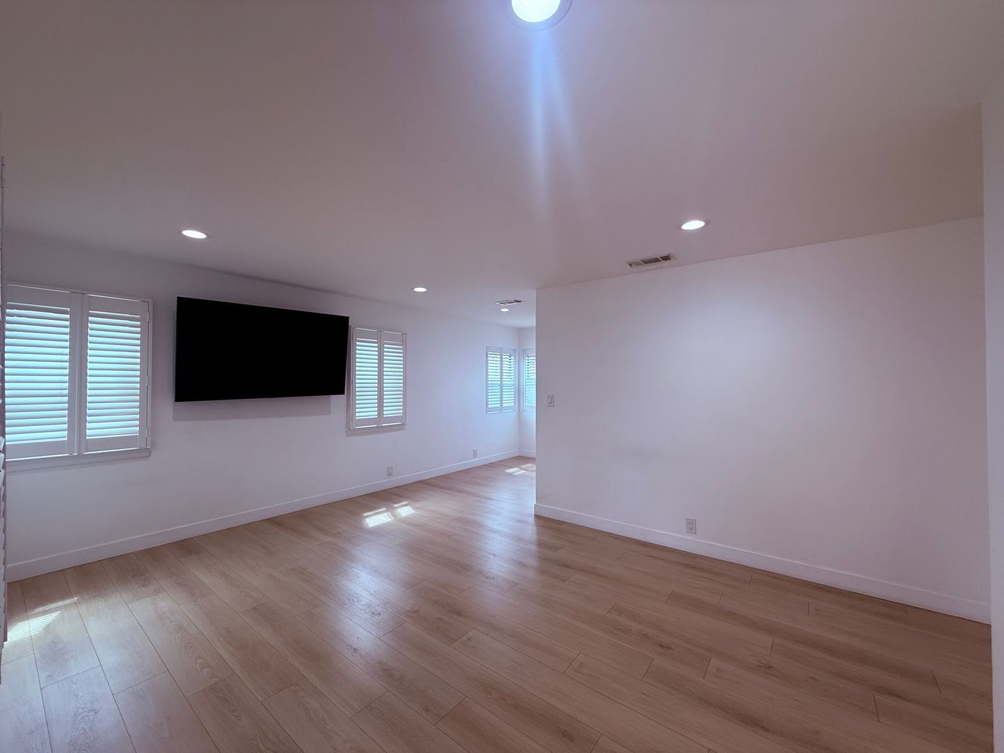 654 W. 3rd St - Azusa - California - 5 bed, 2 bath rental property