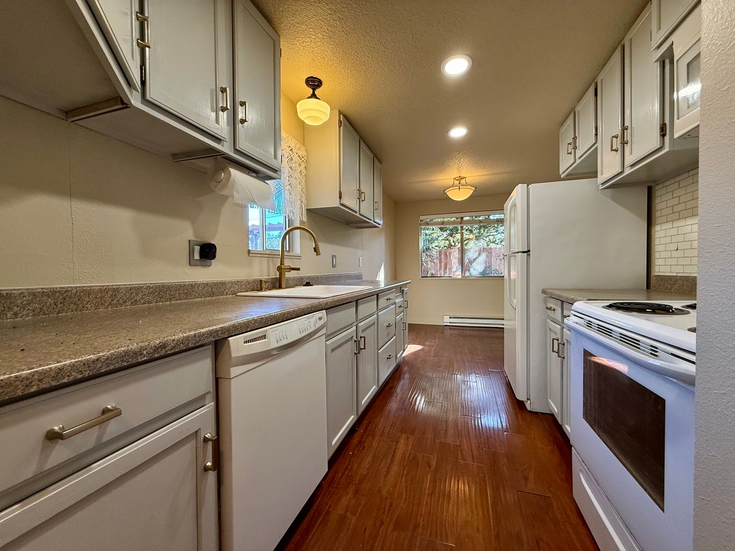 6916 SW 104th Ave.  - Beaverton - Oregon - 3 bed, 2 bath rental property