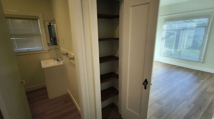 704 Simon & 22186 Montgomery - Hayward - California - 1 bed, 1 bath rental property