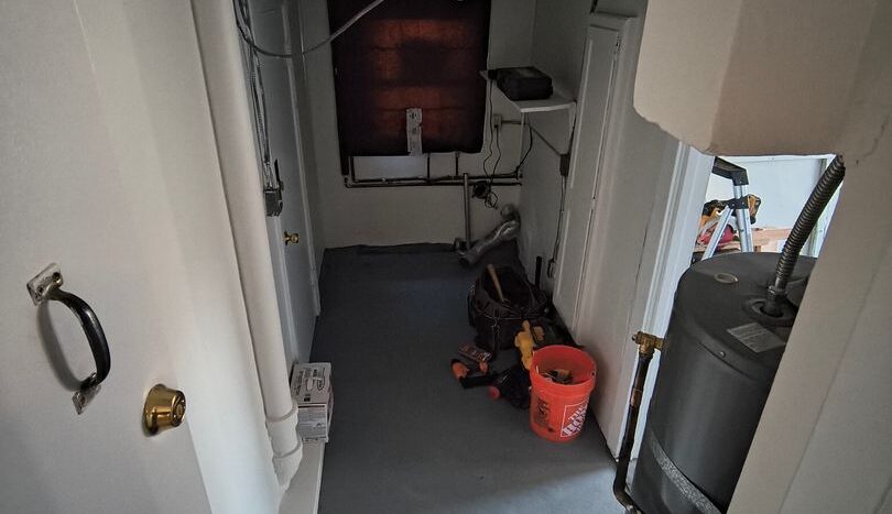 704 Simon & 22186 Montgomery - Hayward - California - 1 bed, 1 bath rental property