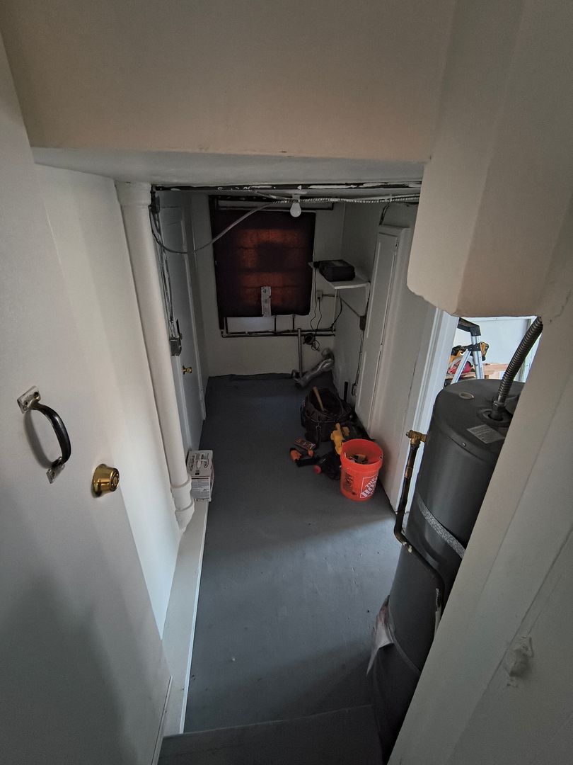 704 Simon & 22186 Montgomery - Hayward - California - 1 bed, 1 bath rental property