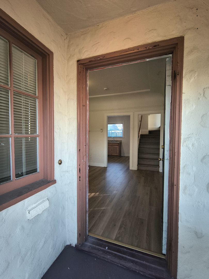 704 Simon & 22186 Montgomery - Hayward - California - 1 bed, 1 bath rental property