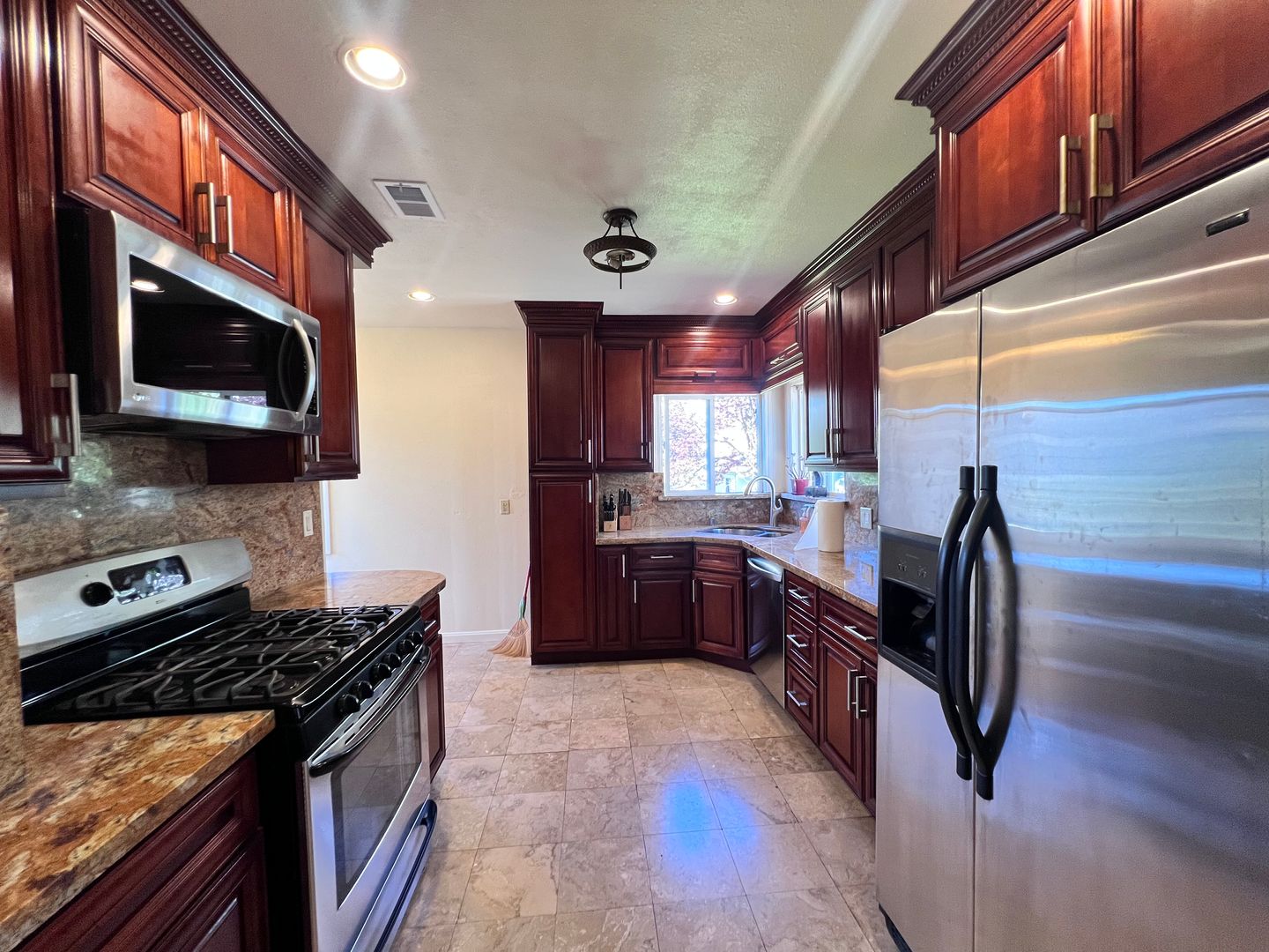 715 Washington Ave - Albany - California - 4 bed, 2 bath rental property