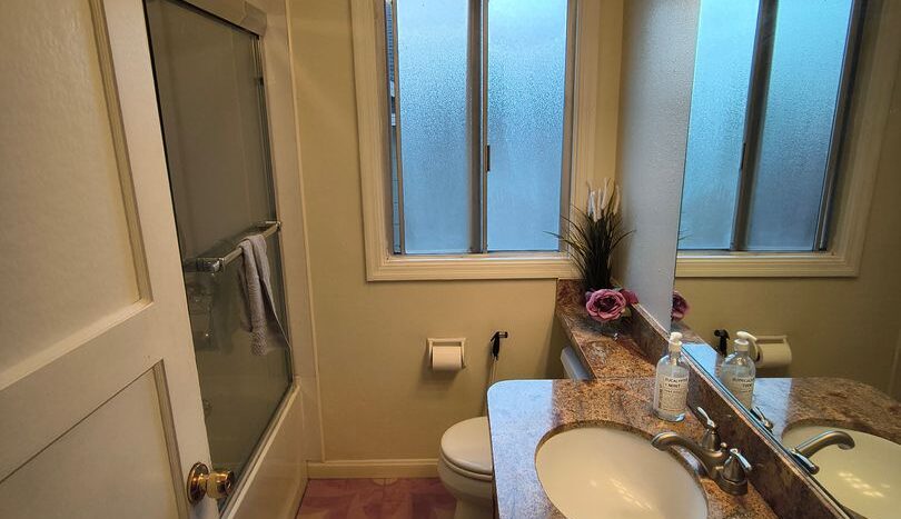 715 Washington Ave - Albany - California - 3 bed, 2 bath rental property