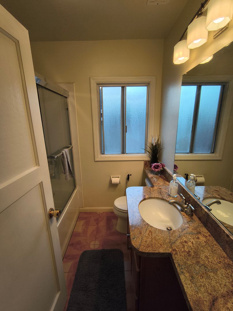 715 Washington Ave - Albany - California - 3 bed, 2 bath rental property