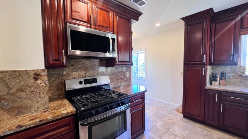 715 Washington Ave - Albany - California - 4 bed, 2 bath rental property