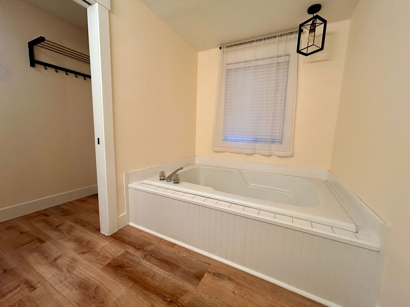 7306 NE 16th Ave - Vancouver - Washington - 2 bed, 1 bath rental property