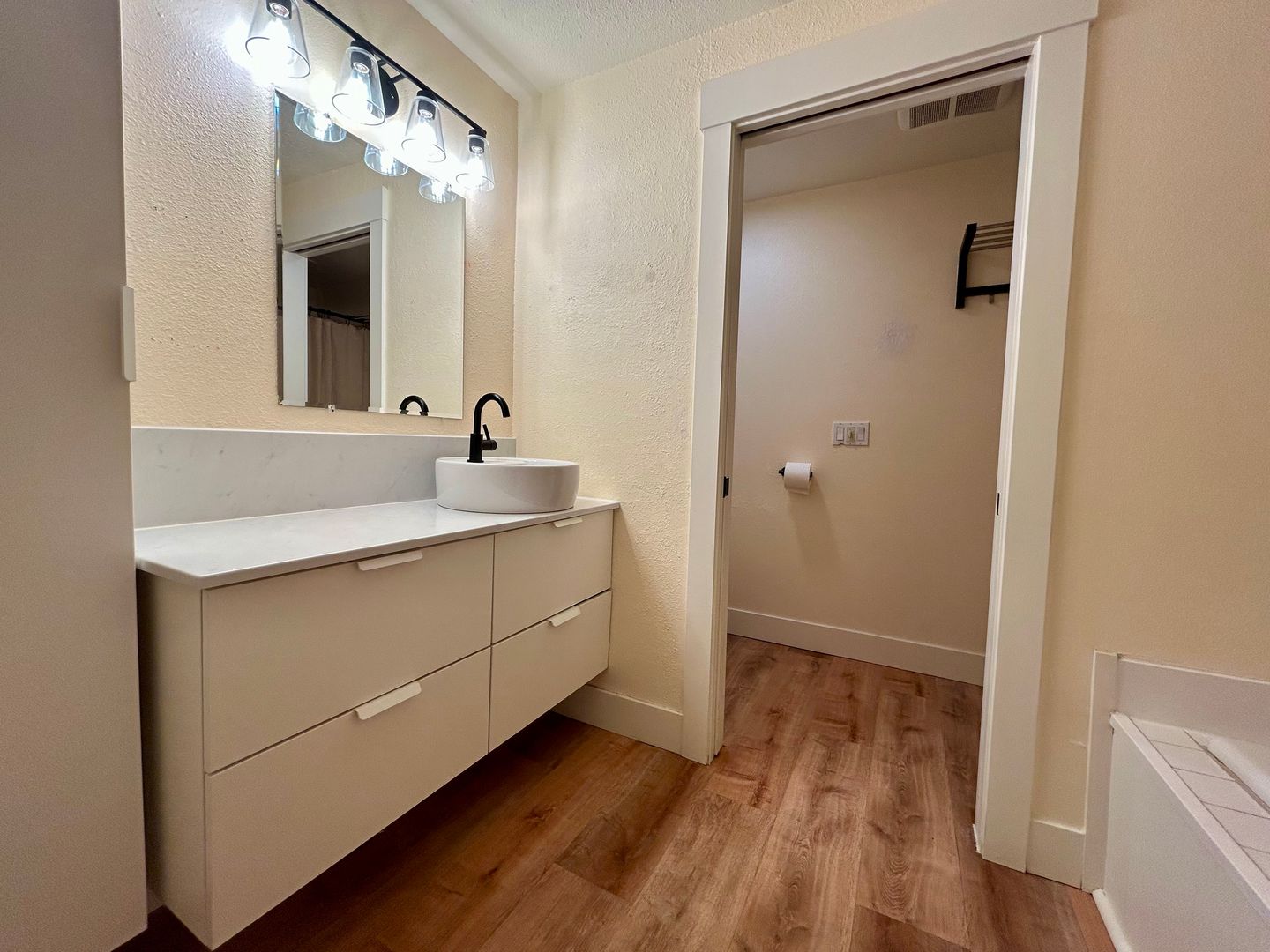 7306 NE 16th Ave - Vancouver - Washington - 2 bed, 1 bath rental property